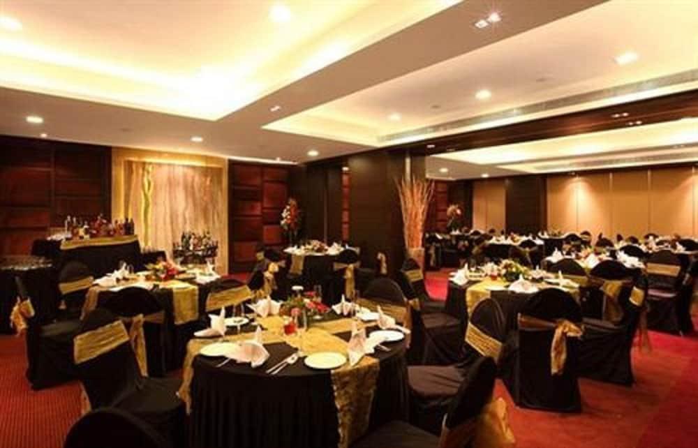 Yogi Executive, Hotel 4*