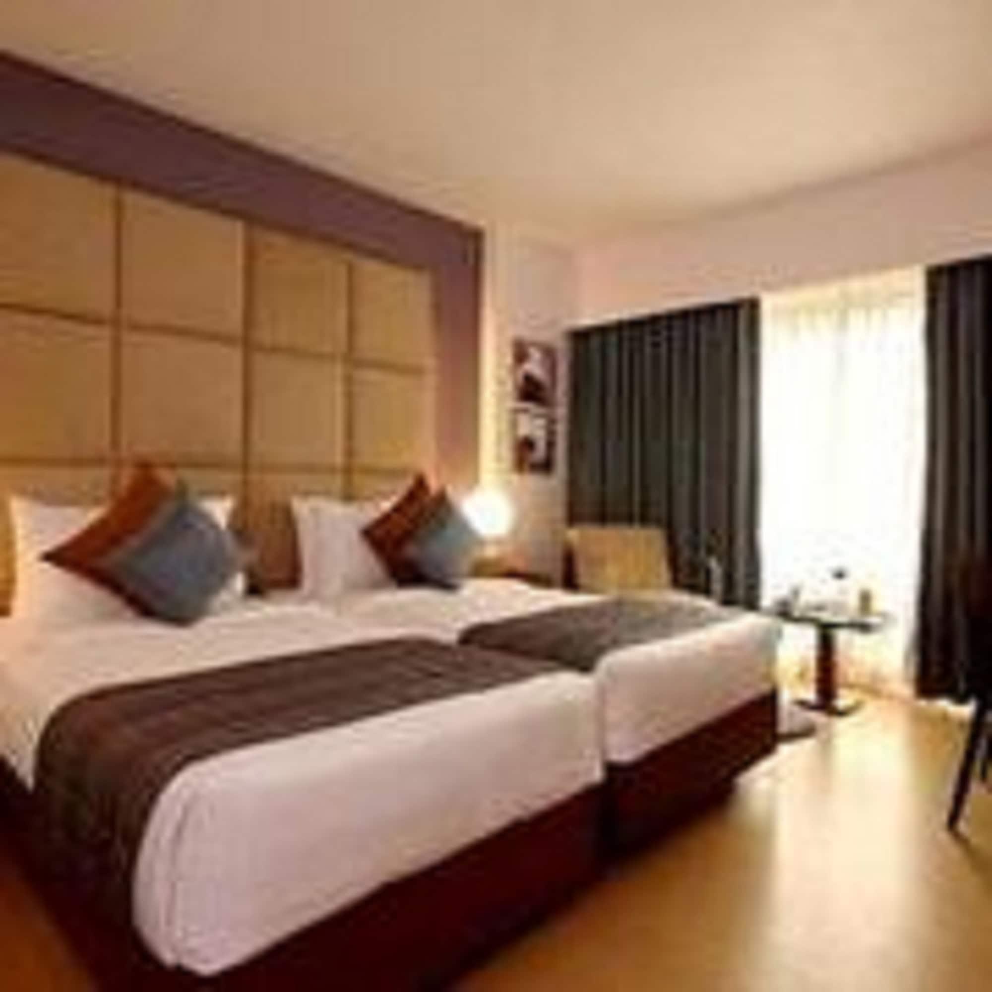 Hotel Yogi Executive, 4*