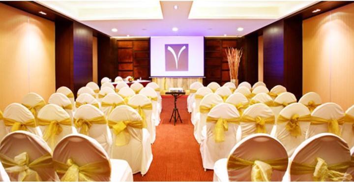 Yogi Executive, 4*